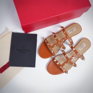 [SALE] VALENTINO GARAVANI ROCKSTUD CALFSKIN SLIDE SANDAL